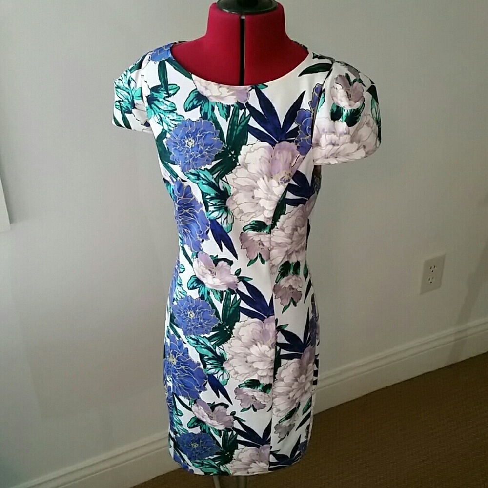 NEW Nikibiki Cocktail Dress Floral Print size S.
